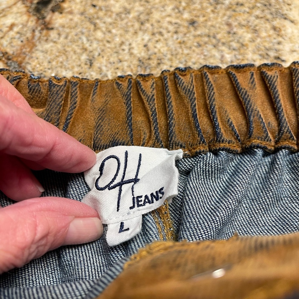 Oli & Hali Women's Velvet Jeans in Tan and Black - Picture 3 of 3